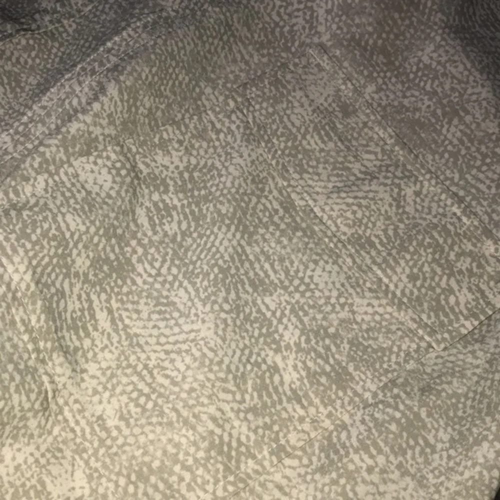 Athleta Zuma Print Top Blouse‎ V- Neck Small  Green